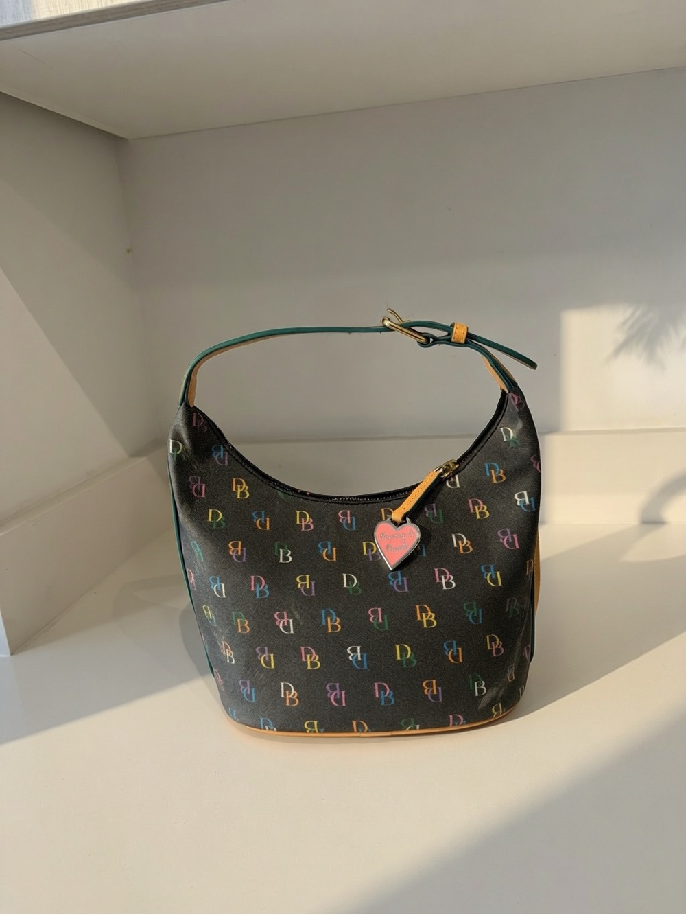 Vintage dooney & bourke shoulder bag